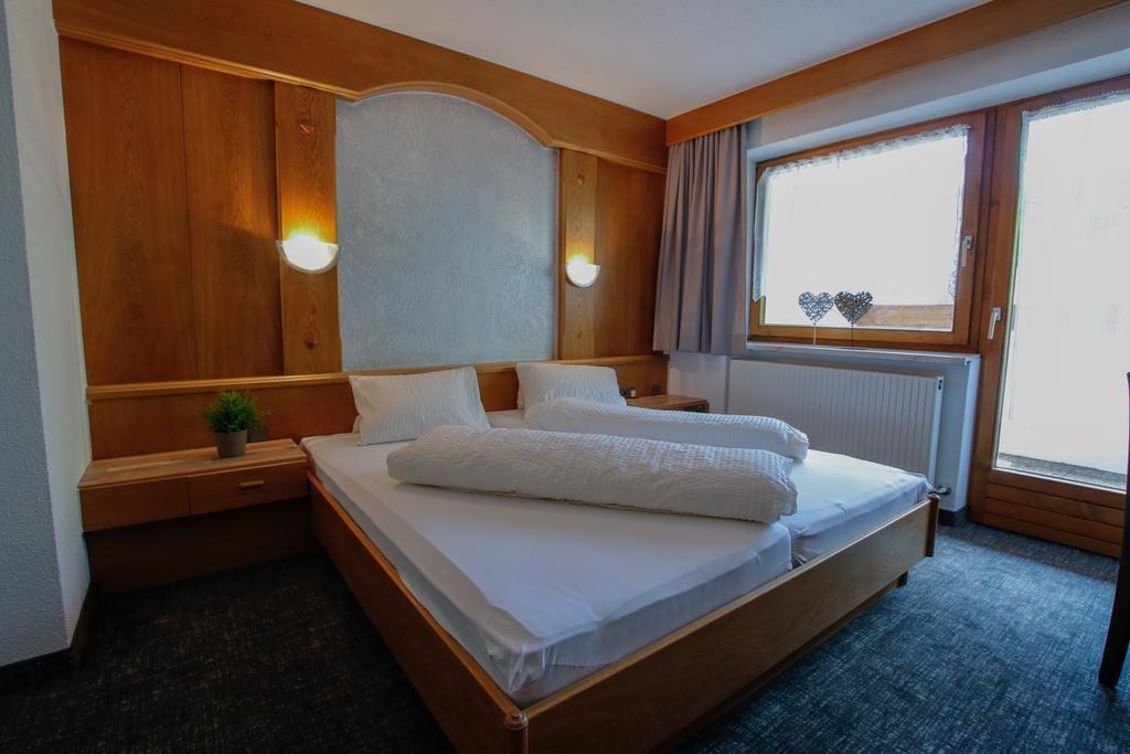 Hotel Tia Apart Kaunertal Pokoj fotografie